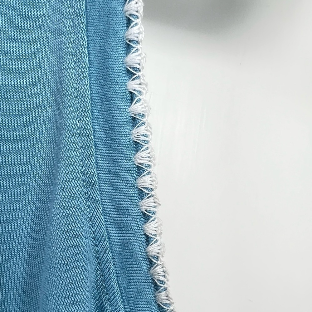 Nike Dri-FIT blue teal top crew neck with white crochet trim along armholes Sz M - Picture 5 of 7